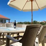 Zare דירה