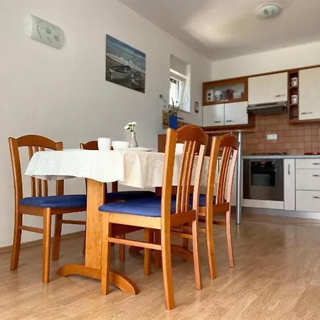 Zare Apartment *