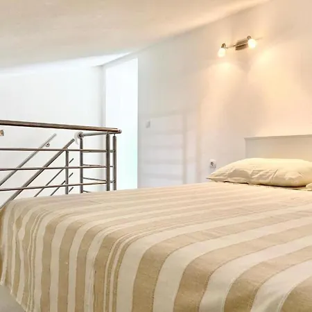 Zare Apartment *