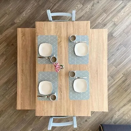 Zare Apartment *